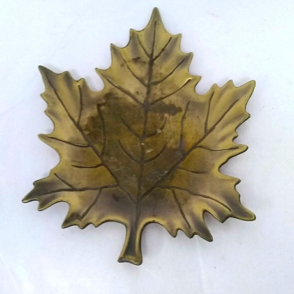 Ckk Industries Ltd Antique Gold Brass Leaf Ashtray,  Catch All Collectible - Picture 1 of 3